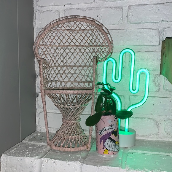 Other - Vintage mini wicker peacock chair